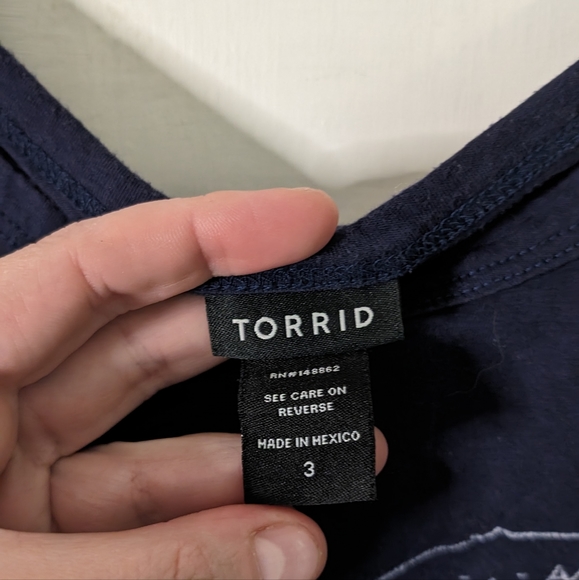 Super Cute Torrid NYS Tee - Picture 5 of 5